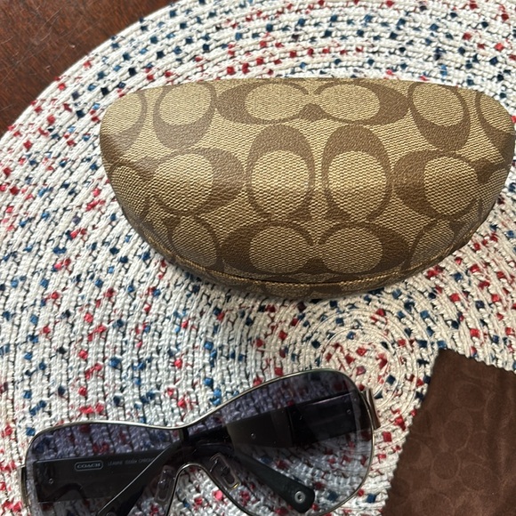 Coach sunglasses - Picture 5 of 7